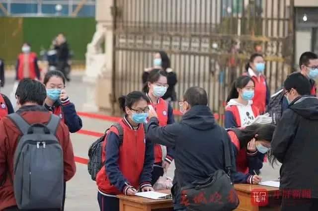 南昌欺凌学生爆料案件最新,受害者发声，警方介入调查”